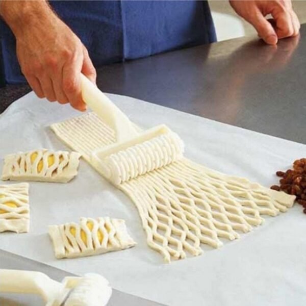 3 PCS Large Leather Cutter Plastic Netting Knife Roller Knife, Hob Cookie / Pizza Pie Crust Special Cake Mould