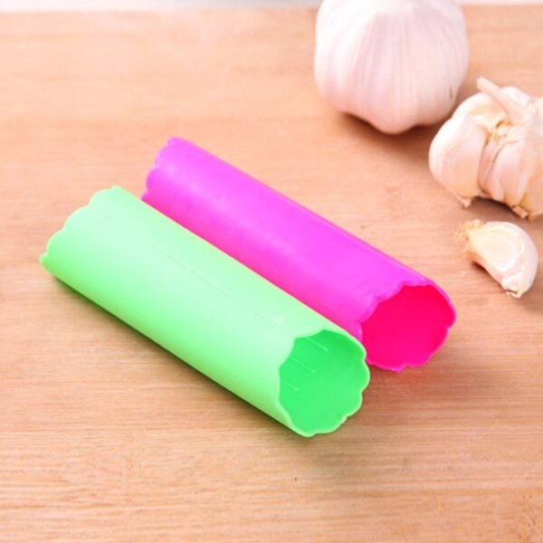 5 PCS Soft Resin Tube Shaped Reusable Magic Handheld Rolling Garlic Peeler Kitchen Tools (Random Color Delivery)