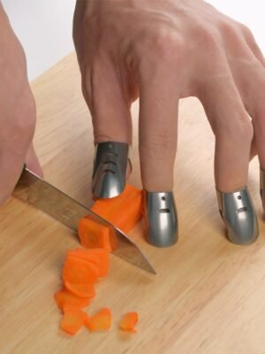 4 PCS / Set Adjustable Stainless Steel Finger Hand Guard Finger Protector Knife Slice Chop Safe Cooking Tools