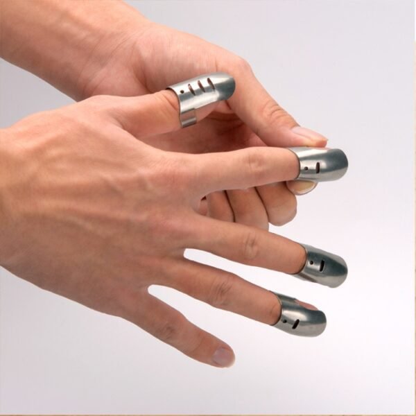 4 PCS / Set Adjustable Stainless Steel Finger Hand Guard Finger Protector Knife Slice Chop Safe Cooking Tools