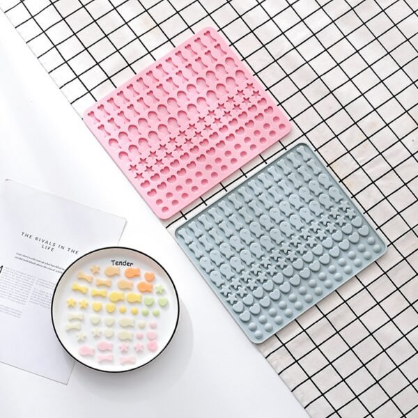 130 Grids Silicone Mat Baking Mold Mini Pet Snacks Dog Food Baking Pan Mold Biscuit Cake Mold, Blue, Pink
