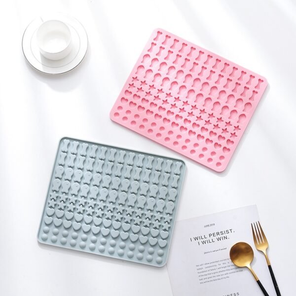 130 Grids Silicone Mat Baking Mold Mini Pet Snacks Dog Food Baking Pan Mold Biscuit Cake Mold, Blue, Pink